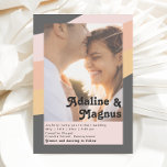 Convite Casamento de fotos desbotadas em casual com arco-í<br><div class="desc">Este convite de casamento de fotos desbotadas casuais e escuras do arco-íris dos anos 70 é perfeito para seu simples casamento cor de laranja, rosa e rosa. Projetado com elementos de um arco clássico e colorido e listras minimalistas de entalhe. O design tem um toque de praia abstrato tropical único,...</div>