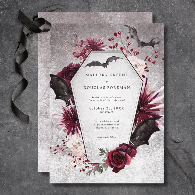 Convite Casamento de Halloween Rustic Black & Burgundy (Rustic Gothic Black & Burgundy Halloween Wedding Invitation)