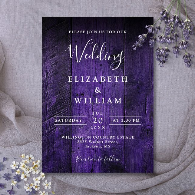 Convite Casamento de Madeira Rústica Roxa Boho Elegante Ba (Purple Rustic Boho Elegant Barn Wood Wedding Invitation)