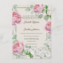 Casamento de madeiras brancas russas e de rosas ro