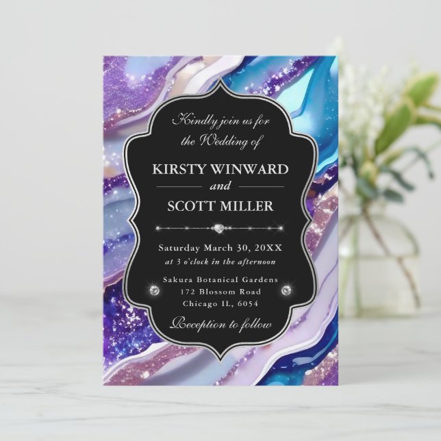 Convite Casamento de Mármore Brilhante Azul Roxo Elegante (Em pé/Frente)