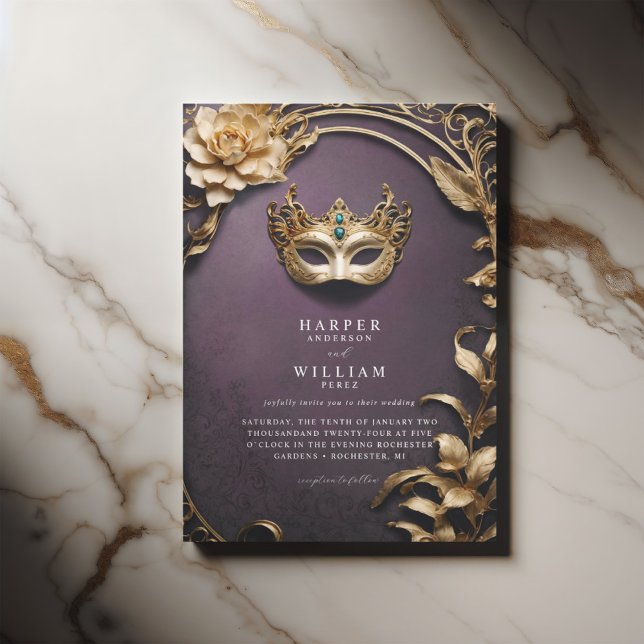 Convite Casamento de Mascarada de ouro e roxo entonado (Dramatic theater purple, richly ornamentated masquerade wedding with a vintage touch.)