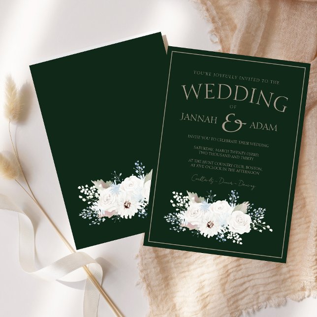 Convite Casamento de Natal Verde e Floral Brancos de inver (Winter White Floral and Green Christmas Wedding Invitation)