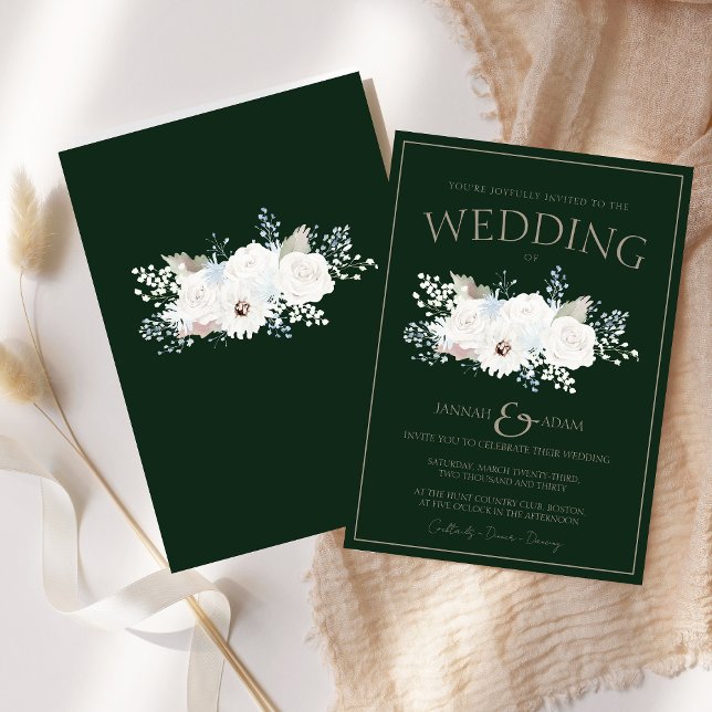 Convite Casamento de Natal Verde e Floral Brancos de inver (Winter White Floral and Green Christmas Wedding Invitation)