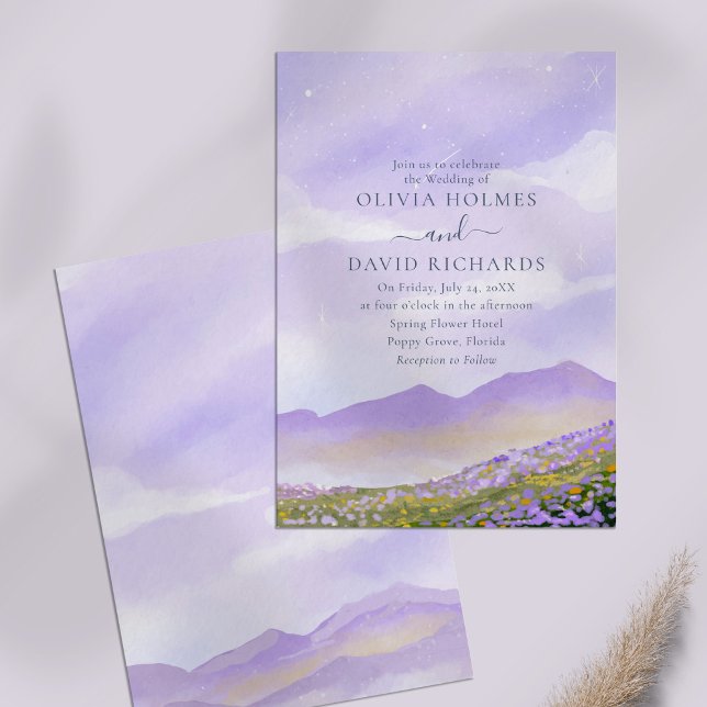 Convite Casamento de Paisagem Lilac (Whimsical Lilac Night Landscape Wedding Invitation on lilac table.)
