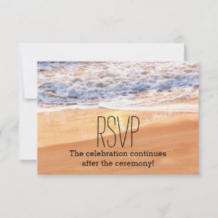Convite Casamento de Praia Casual com Ondas Douradas RSVP