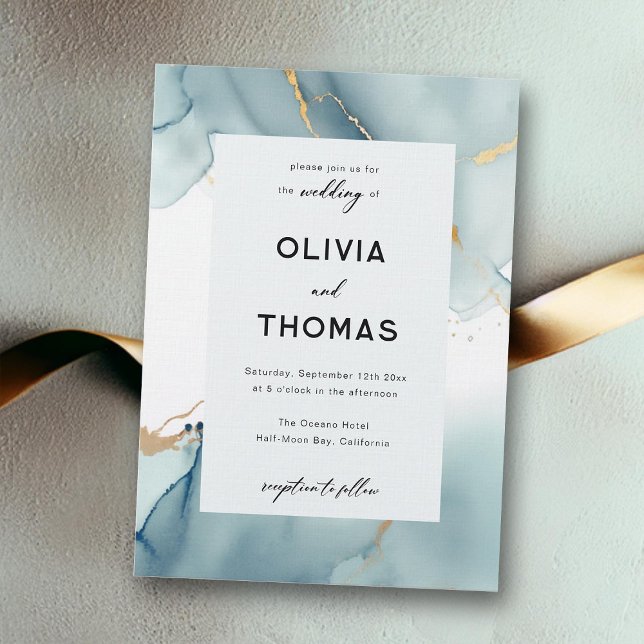 Convite Casamento de Praias de Moldura Azul Moderno (dusty blue beach wedding invitation modern simple frame elegant bohemian romantic gold waves classy)
