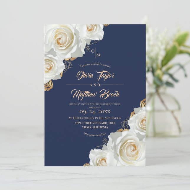 Convite Casamento de Rosas Florais Azul Marinho e Branco (Em pé/Frente)