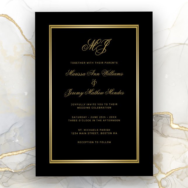 Convite Casamento de Script Dourado Monograma Preto Elegan (Elegant Black and gold wedding invitation.)
