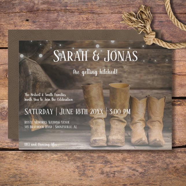 Convite Casamento de Vaqueiro Russo Barn & Boots Western (Barn Rustic Boots for Two Cowboy Wedding Invitation)