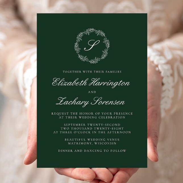 Convite Casamento de White Script Wreath Monograma Verde E (Criador carregado)