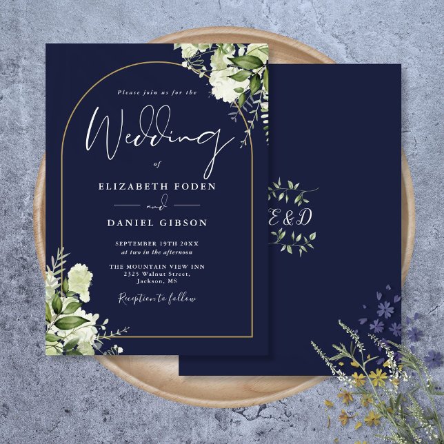 Convite Casamento do Monograma do Arco Dourado Verde marin (Navy Blue Greenery Gold Arch Monogram Wedding Invitation)