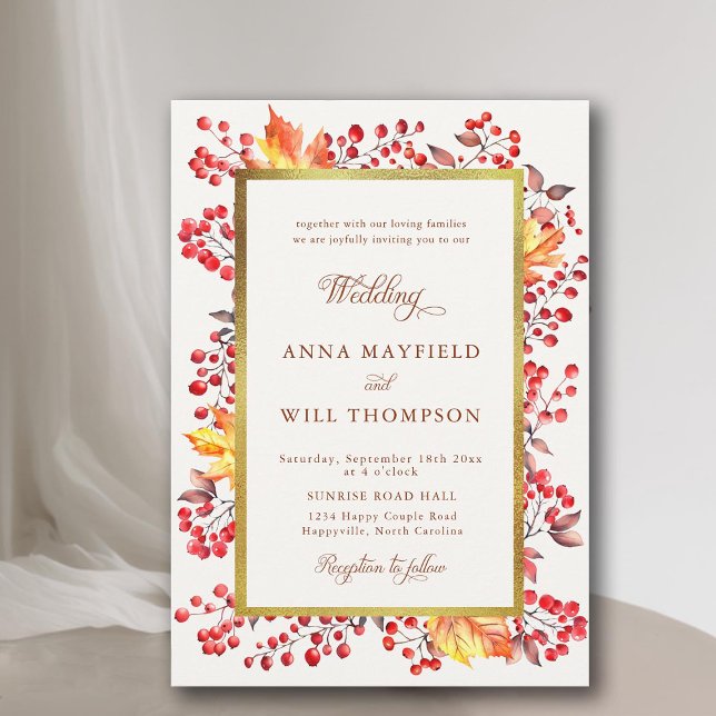 Convite Casamento Dourado com Frame Elegante Deixa Berries (fall leaves botanical red berries gold frame modern romantic elegant rustic boho wedding invitation)
