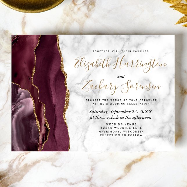 Convite Casamento Dourado de Agate Marble, Moderno Burgund (Criador carregado)