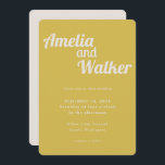 Convite Casamento Dourado de Vintage de Retro Delight<br><div class="desc">Apresentando nosso design de convite para casamento "Retro Delight", onde a simplicidade encontra charme de vintage. Esta design é uma mistura harmoniosa de minimalismo moderno e elementos nostálgicos, criando uma experiência visual única para o seu dia especial. O design apresenta um ouro vintage que traz um pop de cor vibrante,...</div>