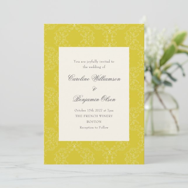 Convite Casamento Elegante Amarelo Damask Ornado Vintage (Em pé/Frente)