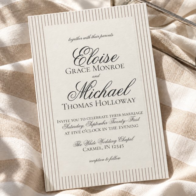 Convite Casamento Elegante com Listra Neutra em Script Old (Elegant Old Money Script Neutral Stripe Wedding Invitation)