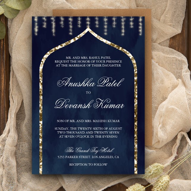 Convite Casamento Étnico Indiano com Arco Dourado Azul Mar (Criador carregado)