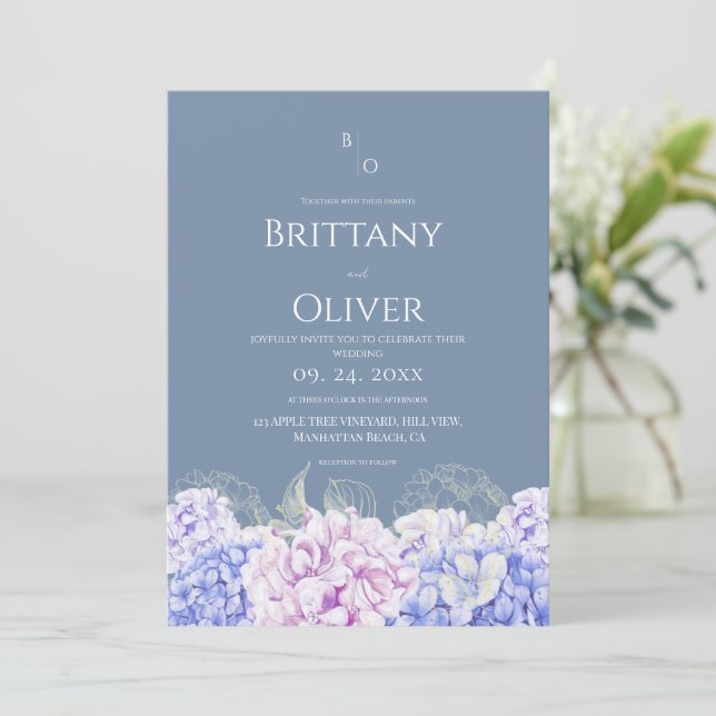 Convite Casamento Floral Branco e Azul Empoeirado Moderno (Em pé/Frente)