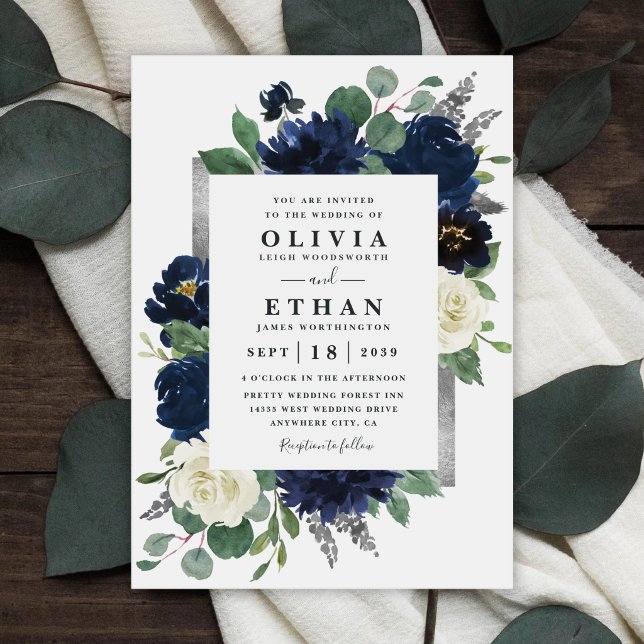 Convite Casamento Floral de Marfim Elegante e marinho Azul (Criador carregado)