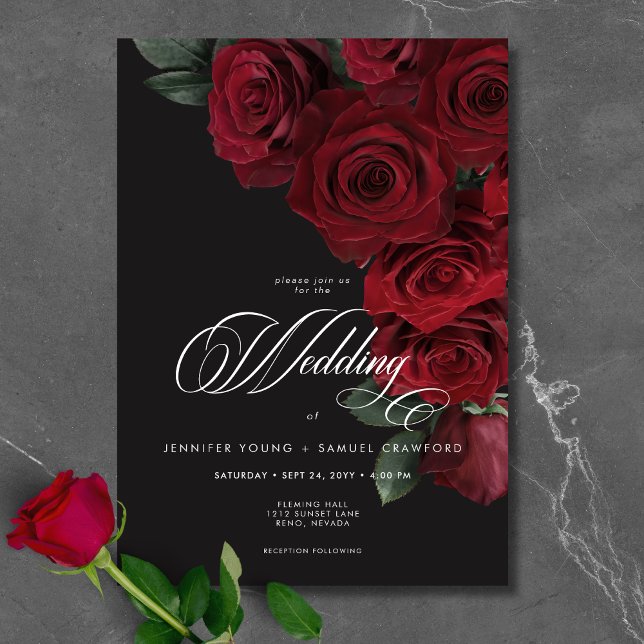 Convite Casamento Floral de Rosas vermelhas de Sangue Eleg (Elegant Moody Blood Red Roses Floral Wedding Invitation)