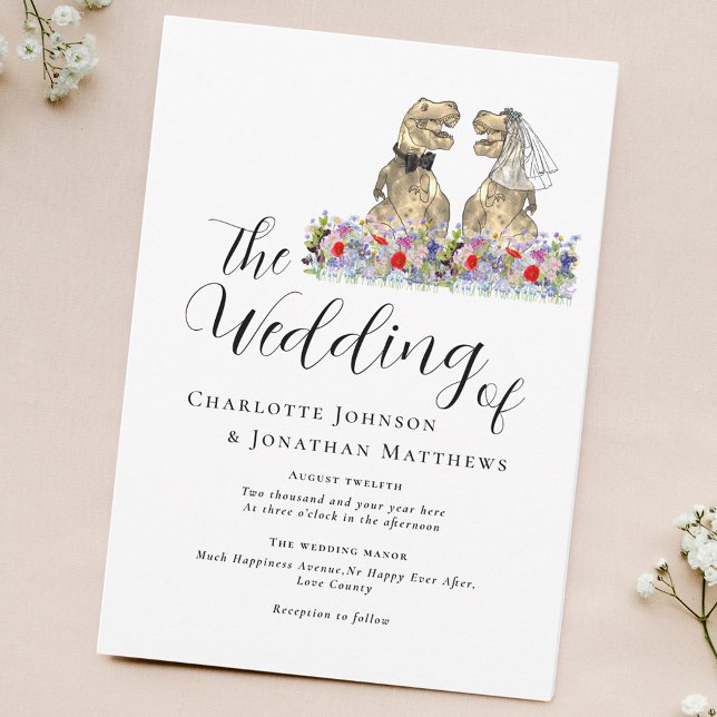 Convite Casamento Floral do Tema Dinossauro (Modern Script dinosaur theme wedding invitation with watercolor wildflowers & T-Rex bride and groom)