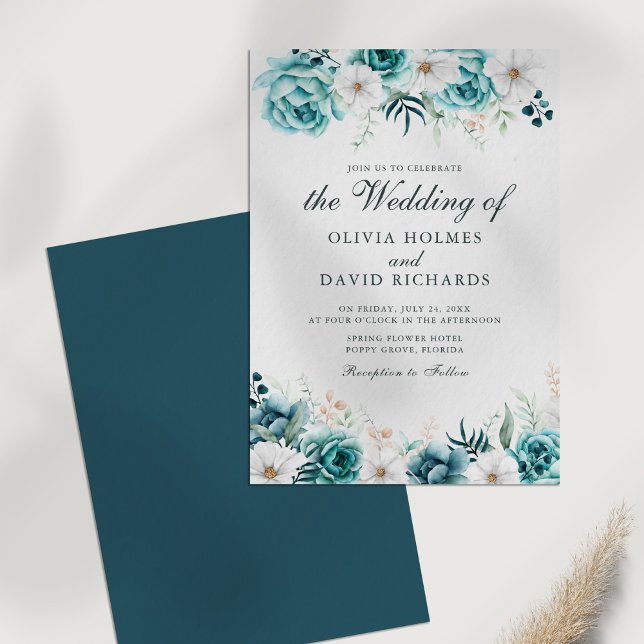Convite Casamento Floral Moderno De Teal Esbranquiçado (Modern Off-White Teal Floral Wedding Invitation on a white table.)