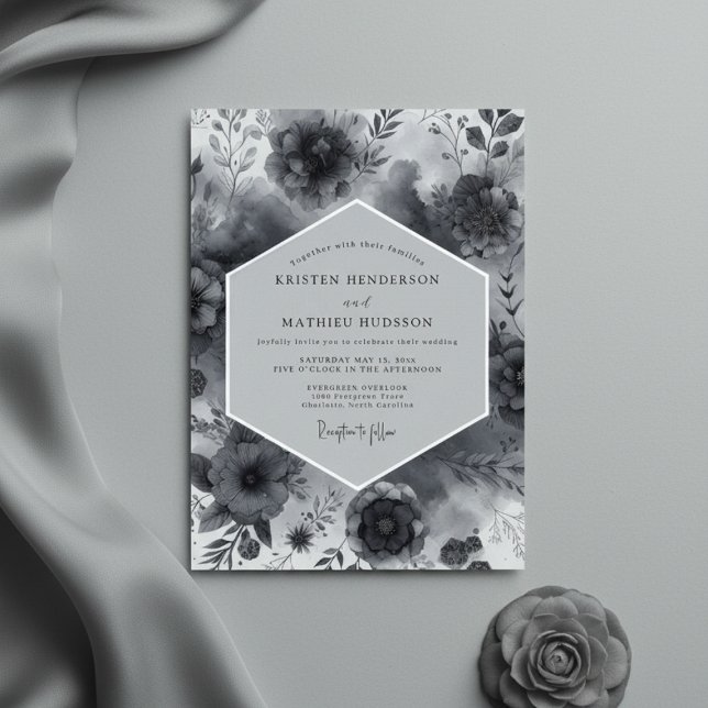 Convite Casamento Floral Opulento de Carvão (Criador carregado)