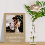 Convite Casamento Fotográfico de Mocha Tan, Minimalista da<br><div class="desc">Este simples convite de casamento colorido de bronzeado ou champanhe mocha apresenta um estilo moderno minimalista. O layout inclui sua foto quadrada com a legenda "to be wing" justificada acima e seus nomes justificados abaixo. As informações detalhadas estão centradas no espaço abaixo da foto. O verso tem um lugar para...</div>