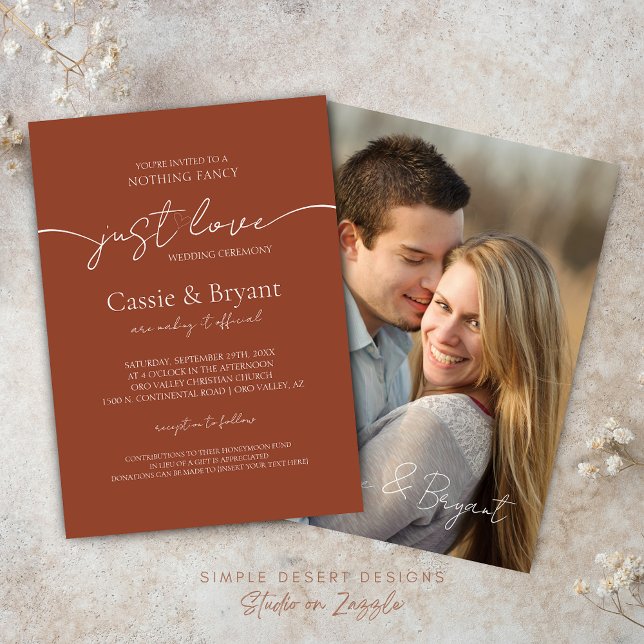 Convite Casamento Fotográfico de Script Moderno Terracotta (Rustic Terracotta Wedding Invitation with Modern Script and Photo Back with Calligraphy Names)