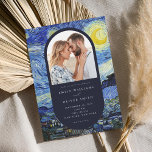 Convite Casamento Fotográfico de Vincent Van Gogh Starry N<br><div class="desc">Um convite de casamento moderno e elegante,  com a pintura de Vincent Van Gogh Starry Night e sua foto personalizada.</div>