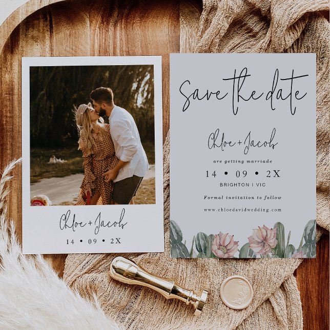 Convite Casamento Fotográfico do Modern Cactus Salve O Car (Cactus themed wedding save the date also featuring some modern calligraphy and the couples photo.)