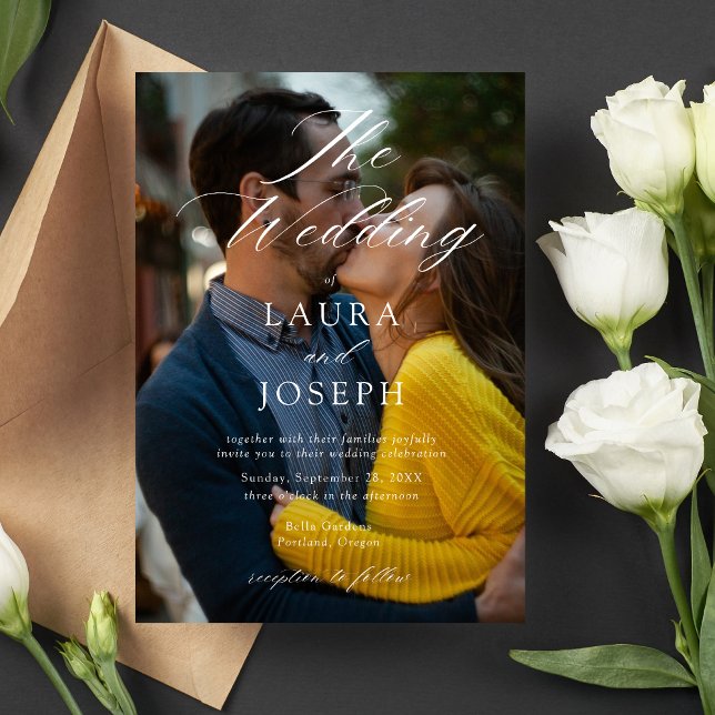 Convite Casamento Fotográfico Personalizado Moderno Branco (Black and white photo wedding invitation highlights your special moment with stylish elegance)