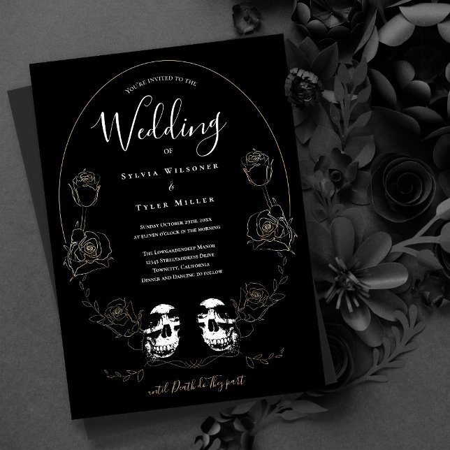 Convite Casamento Gótico Negra-Floral do Crânio (Set the mood for your wedding with this skull wedding invite.)