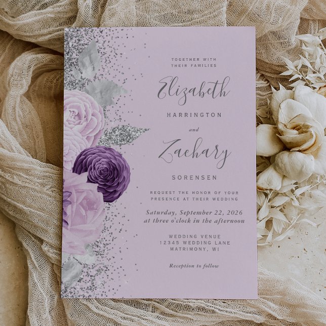 Convite Casamento Lilac De Prata Roxo Floral (An elegant choice for a wedding with a purple or lilac and silver color palette.)