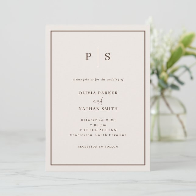 Convite Casamento Minimalista Branco Cremoso e Marrom Chic (Em pé/Frente)