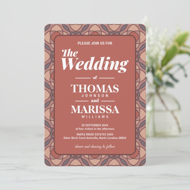 Convite Casamento Moderno Cinnamon e Marsala Art Déco QR (Em pé/Frente)