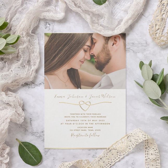 Convite Casamento Moderno com Foto em Dourado e Branco (Criador carregado)