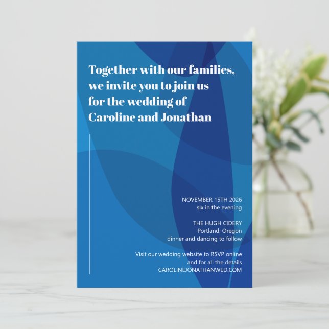 Convite Casamento Moderno de Bold Vibrant Artsy Blue Abstr (Em pé/Frente)