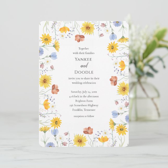 Convite Casamento moderno de primavera com flores silvestr (Em pé/Frente)