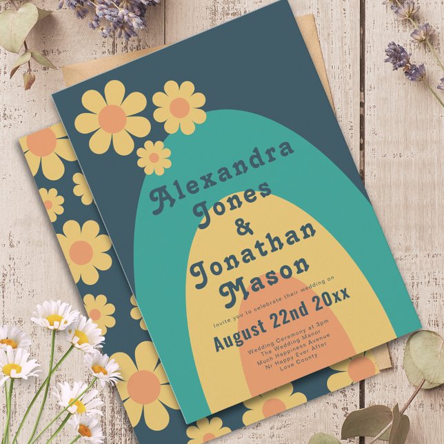 Convite Casamento Moderno dos anos 70 (Modern Retro daisy arch groovy 70s typography wedding invitation )