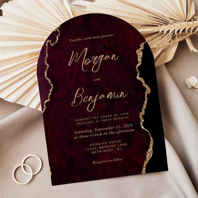 Convite Casamento Moderno em Bourgônia com Arco de Ágata e (Criador carregado)