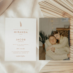 Convite Casamento Moderno Minimalista de Beige Palm Leaf