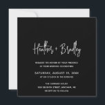Convite Casamento Moderno Negro Minimalista<br><div class="desc">Convite de casamento quadrado moderno com um simples design com seus nomes em uma tipografia de script elegante e seus detalhes de evento em uma fonte minimalista sans serif. Todos os elementos de design estão em branco sobre um fundo preto. Este convite de casamento chic funciona bem com qualquer estilo...</div>