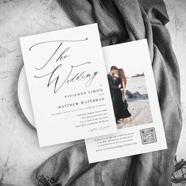 Convite Casamento Moderno Simples Preto e Branco (Elegant script photo wedding invitation with QR Code Rsvp on the back.)