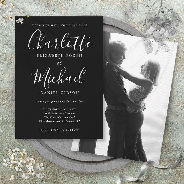 Convite Casamento Monocromático De Fotografias De Script B (Black And White Script Monochrome Photo Wedding Invitation)