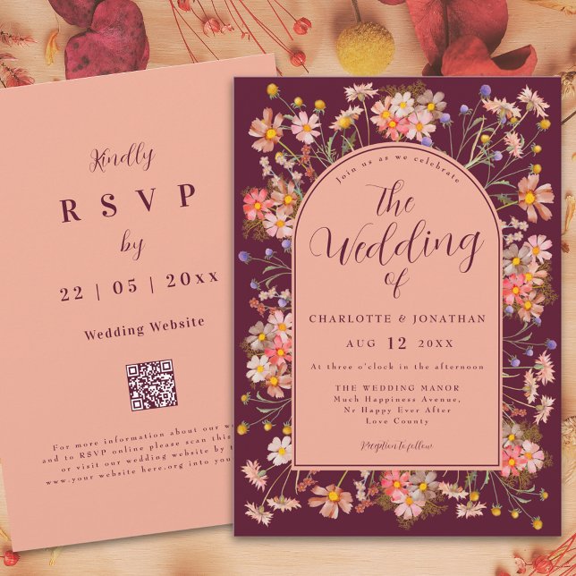 Convite Casamento outono de Borgonha Floral Elegante (Elegant wildflower arch burgundy fall wedding invitation with RSVP website qr code)