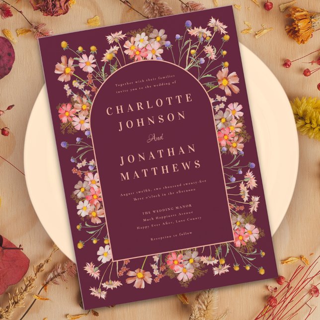 Convite Casamento outono de Borgonha Floral Elegante Boho (Boho chic wildflower arch burgundy burnt orange fall wedding invitation )