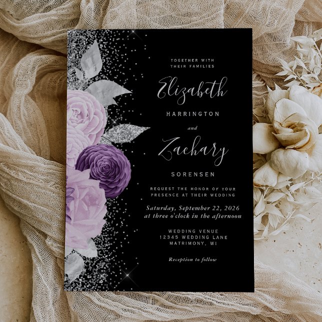 Convite Casamento Preto Brilho Prata Roxo Floral (An elegant choice for a wedding with a purple, silver and black color palette.)