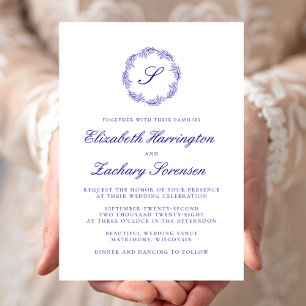 Convite Casamento Real de Script Wreath do Monograma Azul